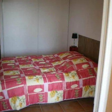 Apartament Spacieux 2 Pieces Avec Terrasse Et Vue Degagee, Proche Du Quartier Le Pin De - Fr-1-308-51